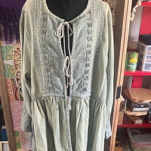 Free People distressed washed denim jacket  with Elegant Design.